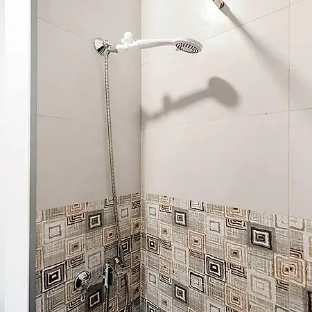 Milano Hostel *