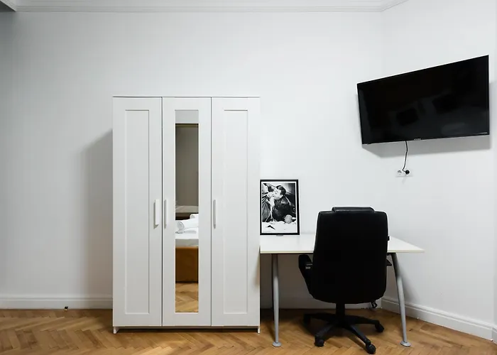 Milano Hostal *