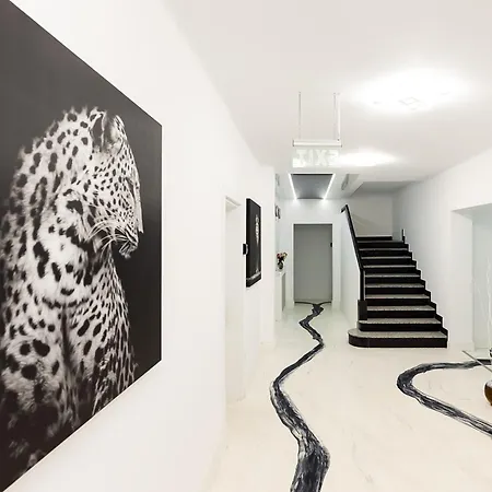 Hostel Milano Bükreş